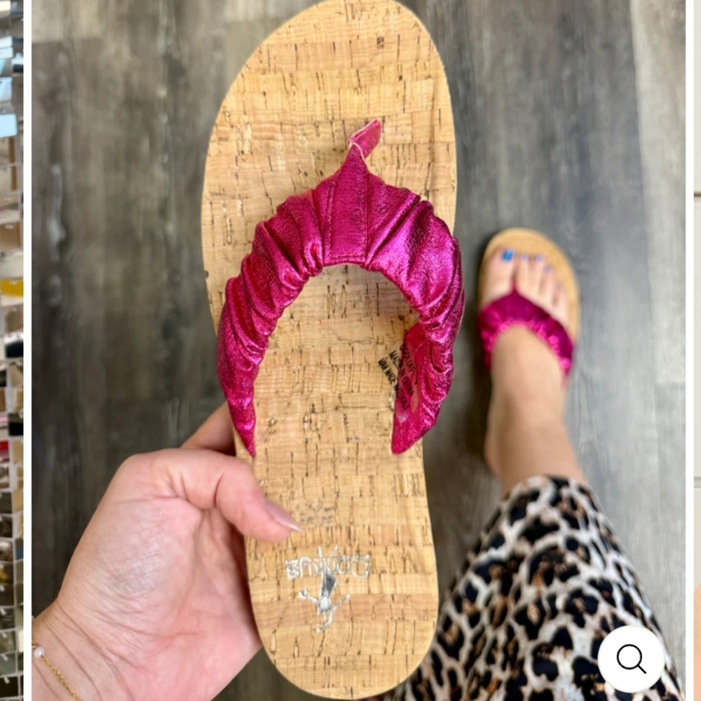 Corkys Metallic Magenta Thong Style Sandals